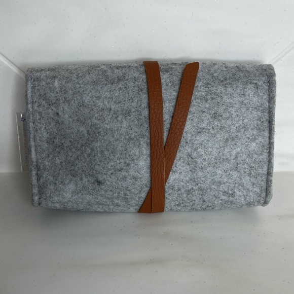 Gray Thick Felt Toiletry Bag - Picture 9 of 13